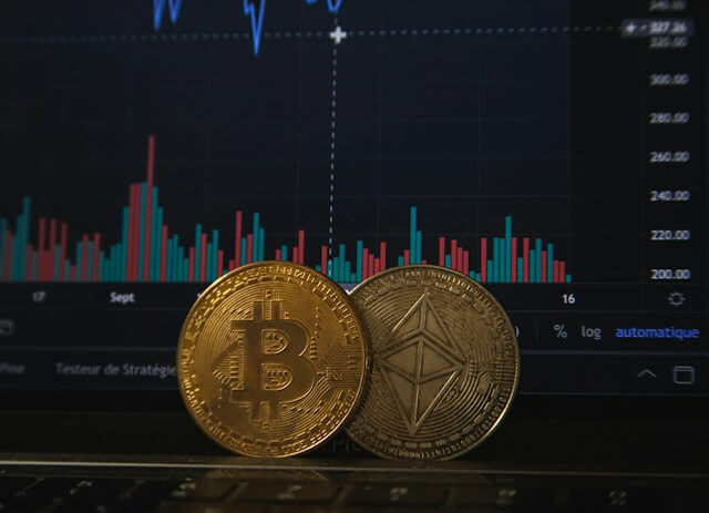 Un exemple de crypto actifs comme Bitcoin et e gold.