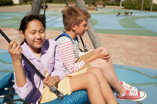 Des enfants au parc.