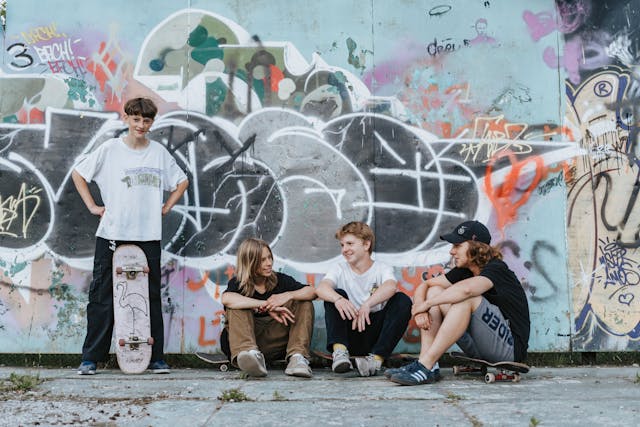 Session skate entre potes après le lycée.